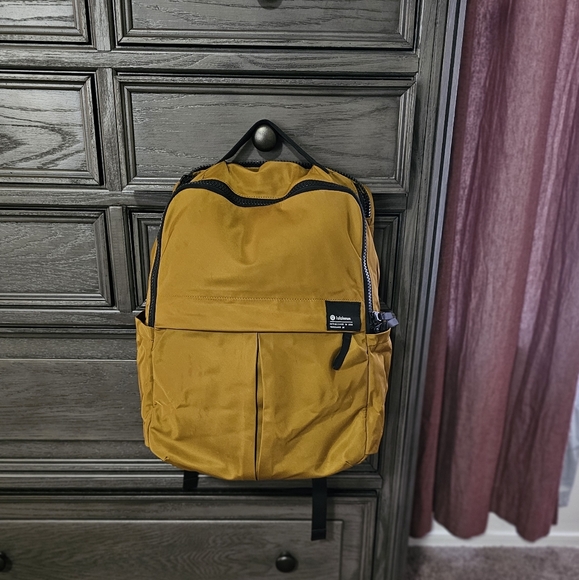 Lululemon Everyday Backpack - Picture 2 of 6